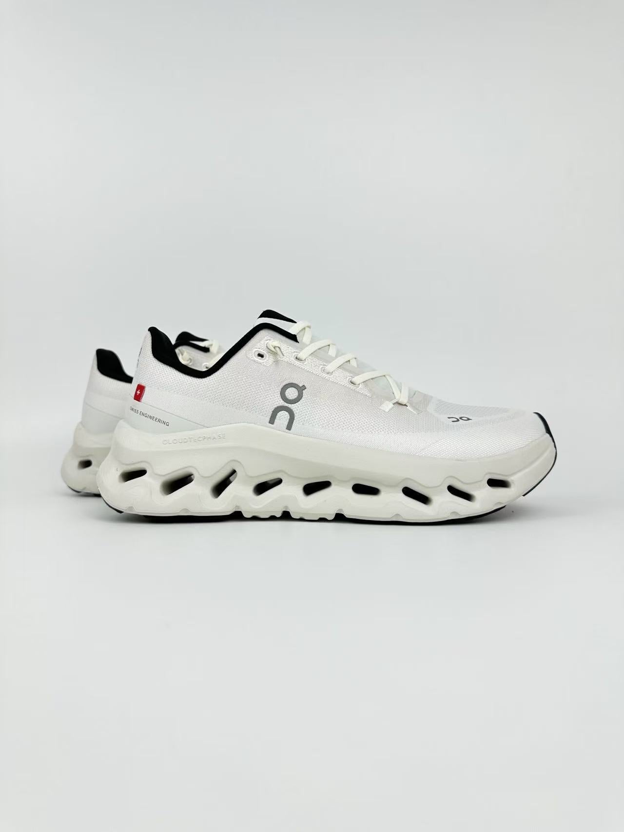 ON CLOUD Beige