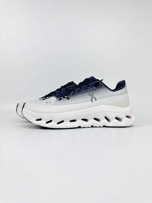 ON CLOUD Bleu Marine