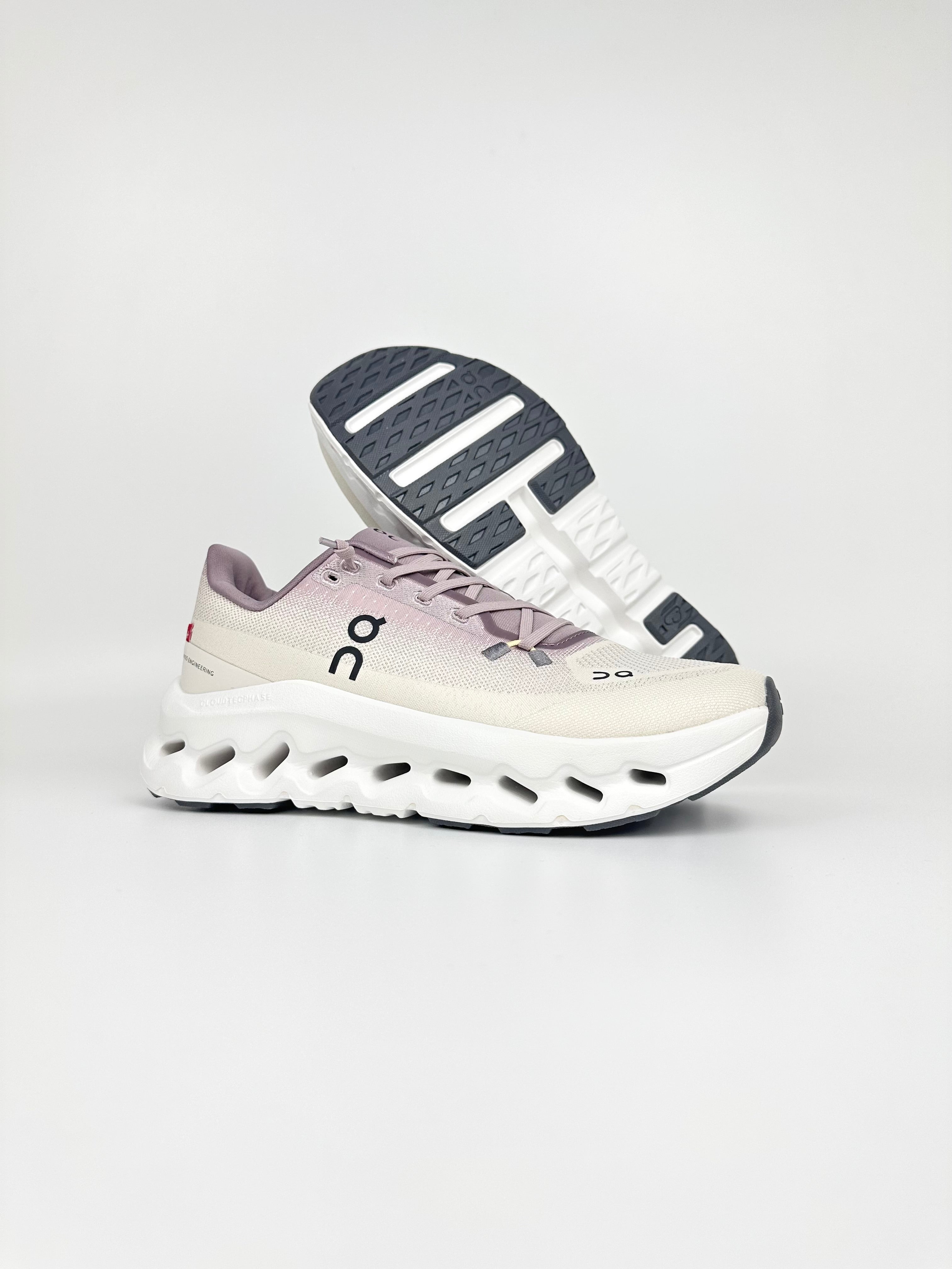ON CLOUD Violet